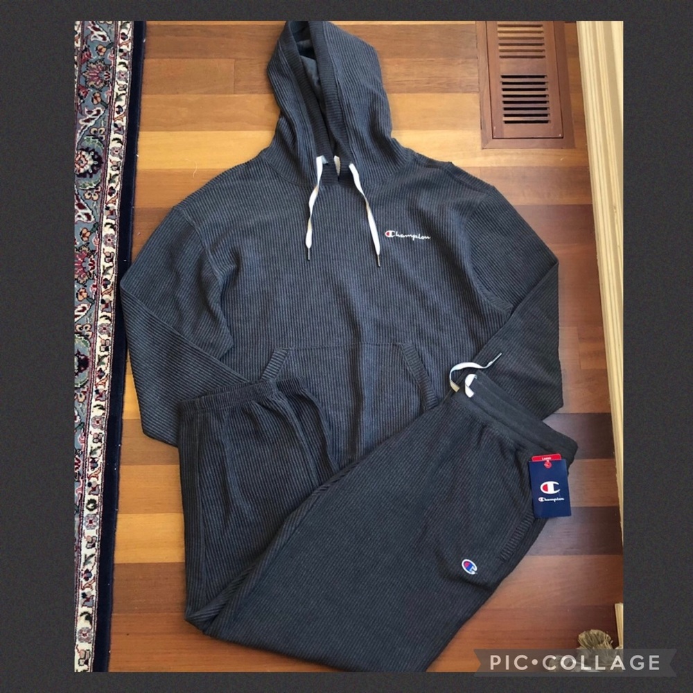 NWT Champion sweatshirt/Sweatpant M